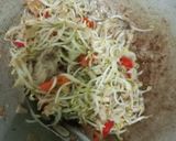 Foto langkah ke 5 dari resep Cah Taoge Ayam Kucai.