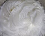 Hình bước làm 1 của món Coconut Angel food cake