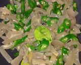 Foto langkah ke 3 dari resep Kikil Kecap Cabe Hijau (Kulit Sapi).