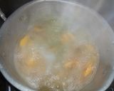 Foto langkah ke 1 dari resep 136. Sayur Asem Daun Kedondong.