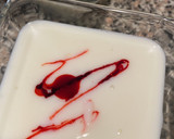 Foto del paso 3 de la receta: Gelatina Keto de Yogurt con fresas