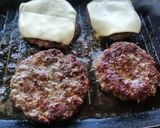 صورة لخطوة 4 من وصفة برجر منزلي Burger 🍔