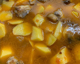 Foto del paso 3 de la receta: Caldo de patatas con costillas y setas
