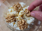 Postrecito de ricota o requesón con polen corbicular y miel de abejas 🐝🍯más nueces en solo un minuto