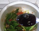Foto langkah ke 3 dari resep Tumis Sawi Hijau, Tahu dan Tomat.