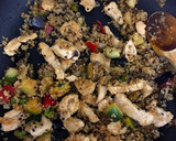 Foto del paso 3 de la receta: Wok de verduras con pollo y quinoa