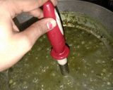 A picture of step 4 of Green pavbhaji.