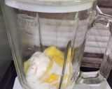 A picture of step 3 of Creamy Mango shake.