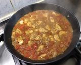Une image de l'étape 13 de Filet de poulet aux tomates, épices, coriandre et jus de rhubarbe rose.