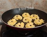 Foto langkah ke 3 dari resep Semprit Susu 3 Bahan.