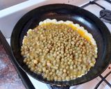 Foto del paso 3 de la receta: Chuleta de Cerdo con Revuelto de Arvejas y Fritas