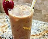 A picture of step 7 of Iced Strawberry Latte (Strawberry Coffee).