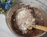 Foto langkah ke 3 dari resep Kue Semprit Coklat.
