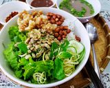 Hình bước làm 4 của món Bún Hến Huế