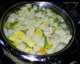 Une image de l'étape 1 de Tamakfoult (couscous avec les restes des légumes a la vapeur).