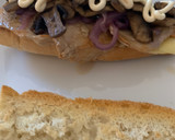 Foto del paso 6 de la receta: Bocata de lomo adobado con champiñón y cebolla