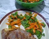 Foto del paso 3 de la receta: En 20´ comida lista y rica, bife, zanahoria, radicheta