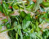 Foto langkah ke 4 dari resep Bihun Kangkung Pedas.