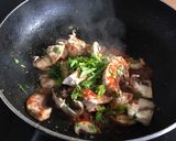 Foto del paso 3 de la receta: Merluza asada con champis y calabacín