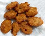 A picture of step 5 of Moong Dal Vada.