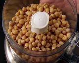 A picture of step 3 of Hummus.