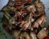 Foto langkah ke 2 dari resep #4# Cumi asin pedas.