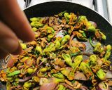 Foto del paso 4 de la receta: Quesadillas de flor de calabaza con hongos