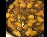 Une image de l'étape 5 de Ragoût de navets et oignons au porc épices et fruits secs.