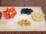 BERRY NUTTY FROZEN YOGURT BARK 💕