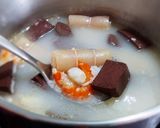 Hình bước làm 3 của món CHÁO huyết-da heo cuộn