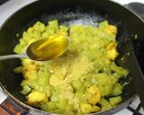 A picture of step 4 of Lau Shorshe Chingri (Bottle Gourd cooked with Prawns & Mustard Paste).
