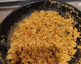 A picture of step 4 of Egg burgi.