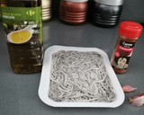 Foto del paso 1 de la receta: Gulas al ajillo