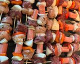 Foto del paso 3 de la receta: Brochettes preparados con anticipación