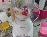 Foto del paso 1 de la receta: Licuado de frutilla con leche