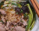Hình bước làm 3 của món Mỳ chân giò / mỳ bò thảo mộc
