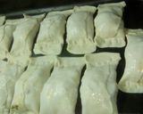 Foto del paso 5 de la receta: Paquetitos hojaldrados de vegetales y pollo