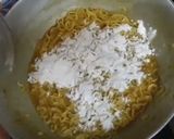 A picture of step 2 of Maggi Pizza.