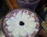 Foto langkah ke 4 dari resep Mixed Berry Yogurt Smoothie.
