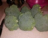 A picture of step 1 of Oven Roasted Broccoli.