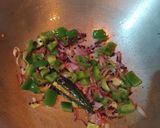 A picture of step 3 of Bread Upma.