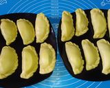 Foto langkah ke 7 dari resep Pastel Isi Wortel, Kentang & Telur.