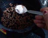 A picture of step 1 of Daal Makhani.