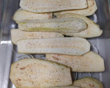 Foto del paso 2 de la receta: Contramuslos de pollo marinado con patatas, berenjena, calabacín