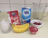 Foto langkah ke 1 dari resep Smoothies strawberry banana oatmeal.