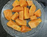 A picture of step 1 of Papaya Smoothie.