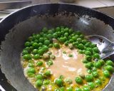 A picture of step 3 of Green peas curry.