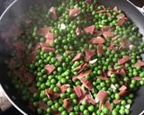 Foto del paso 4 de la receta Guisantes con jamón y huevo poché