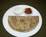 A picture of step 10 of Aloo palak paratha.
