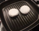 Foto del passaggio 2 della ricetta Tomino alla piastra con cavolo romano